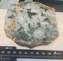 ミャンマー産天然本翡翠原石566g１面カット磨き済み［Jadeite］_画像7