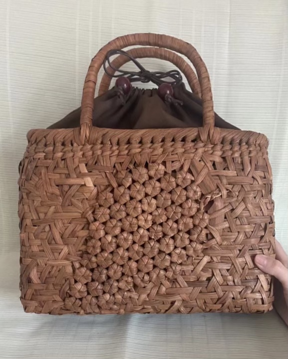 新品 未使用品 長野産 職人手編み乱れ中 葡萄柄花編み 山葡萄籠バッグ-
