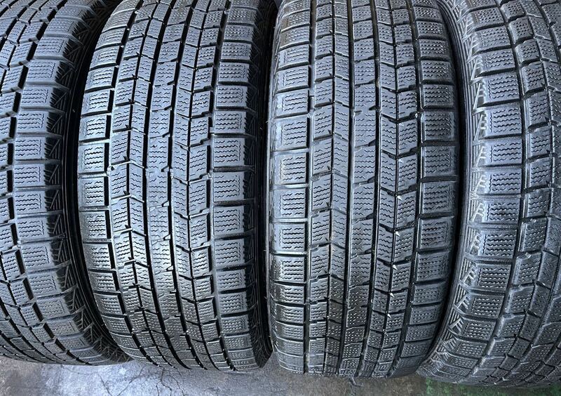 DUNLOP DSX-2 (国産) 215/55R17 94Q M+S 2013年製　　スタッドレス　　4本セット