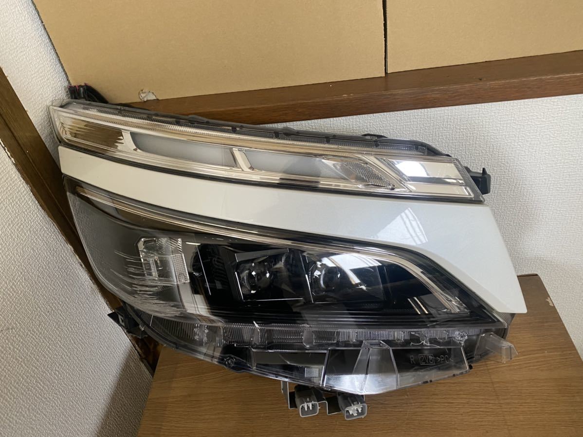 正式的 80ヴォクシー右側 運転席ヘッドライト asakusa.sub.jp