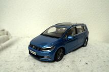 VW ゴルフ トゥーラン 1/18 ミニカー ブルー フォルクスワーゲン_画像1