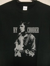 即決★新品アメリカン・ロック関連Ｔシャツ★ライ・クーダー★RY COODER★ブラックボディ×グレープリント★S/M/L/XLサイズ対応可能_画像2