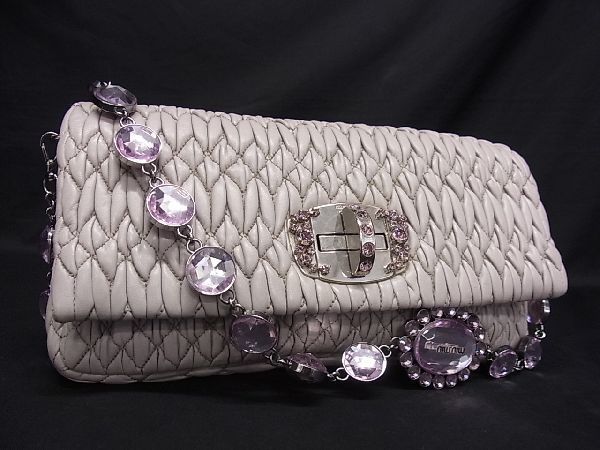 miumiu バッグの値段と価格推移は?|2,001件の売買情報を集計した ...