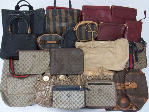 CELINE ショルダーバッグの値段と価格推移は?|3,798件の売買情報を ...