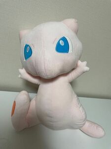 ポケットモンスター　めちゃでかミュウぬいぐるみ