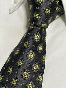  almost unused "HUGO BOSS" Hugo Boss fine pattern brand necktie 212417