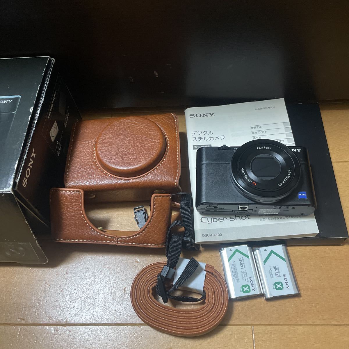 たしろ屋 SONY DSC-RX100 純正グリップ 革ケース付き - デジタルカメラ