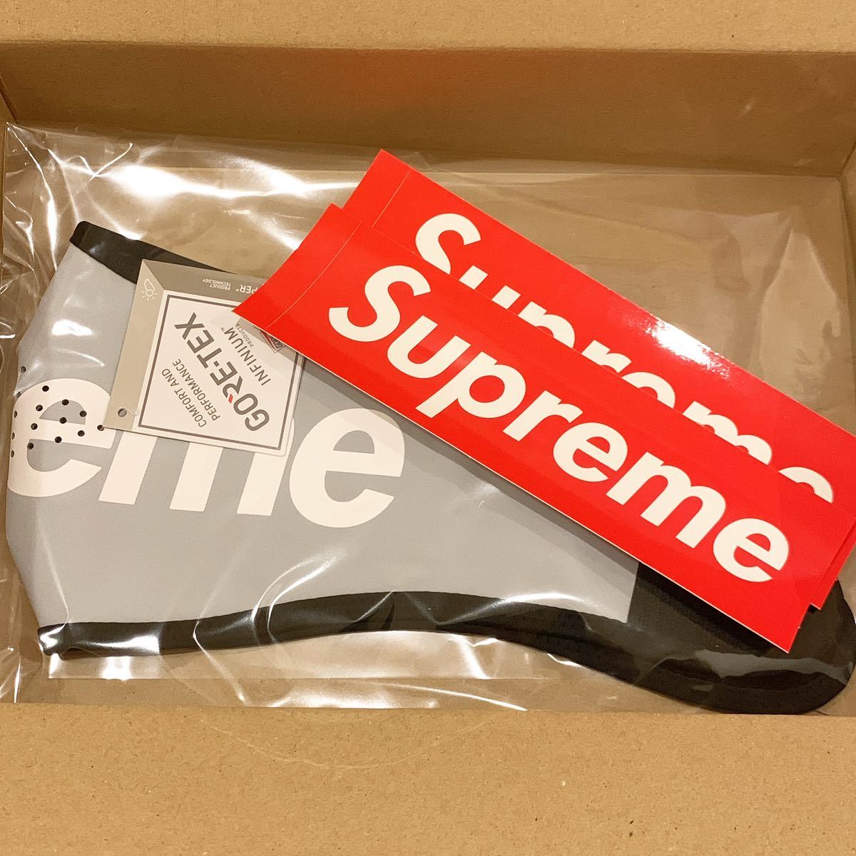 Supreme マスクの値段と価格推移は？｜件の売買データからSupreme