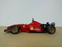 ■ ixo modelsイクソ『SF10/96 1/43 Ferrari F310 #1 winner GP Barcelona 1966 フェラーリ バルセロナ F1レーシングミニカー』_画像1