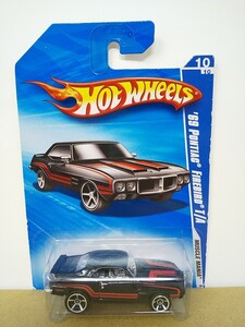 ■ HOTWHEELSホットウィール『MUSCLE MANIA 1/64 ’69 PONTIAC FIREBIRD T/A ブラック ポンティアックファイヤーバード ミニカー』