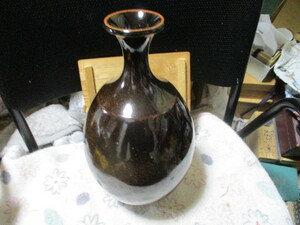 天目釉の花瓶
