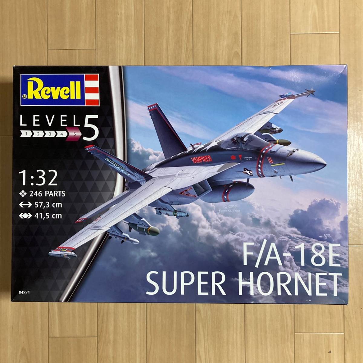 売れ筋がひ新作! マーベリック 1 18 海軍 F A-18C HORNET 塗装済