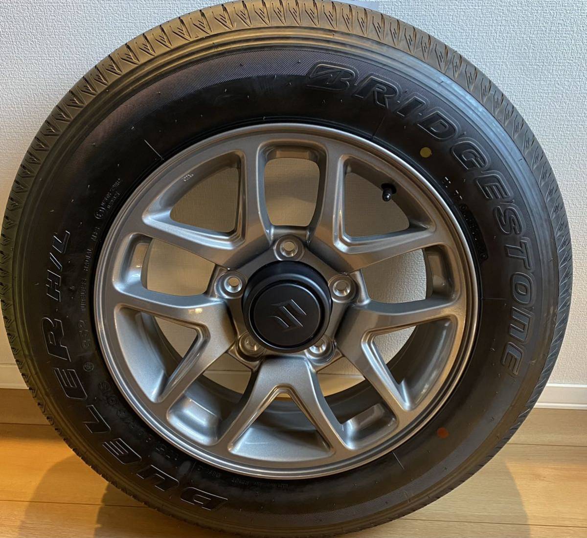 爆買い格安 スズキ ジムニーJB64 タイヤ・ホイールセット キャップ付き