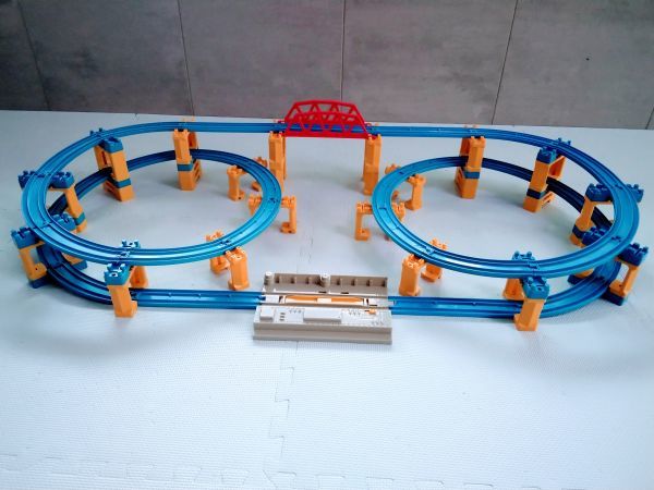 鉄道模型 プラレール オリジナルレイアウト 4段Wループ おまけ付き