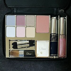 ディオール　メイクパレット　トラベルコレクション　Dior　 アイシャドウ　 Christian Dior