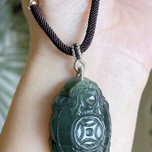 天然石 和田玉碧玉 亀札(富甲天下)ネックレス (番号A2106)