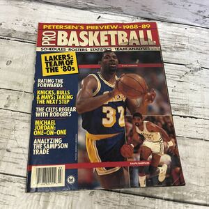 i929 VTG Pro Basketball Magazine 1988-1989 バスケット　雑誌