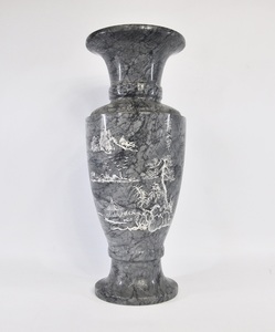 昭和ビンテージ 花瓶 石造りフラワーベース 彫刻品 オブジェ 置物 直径18cm 高さ45cm 松亭山翠の図柄入りの精巧な造りの花瓶 TKM412