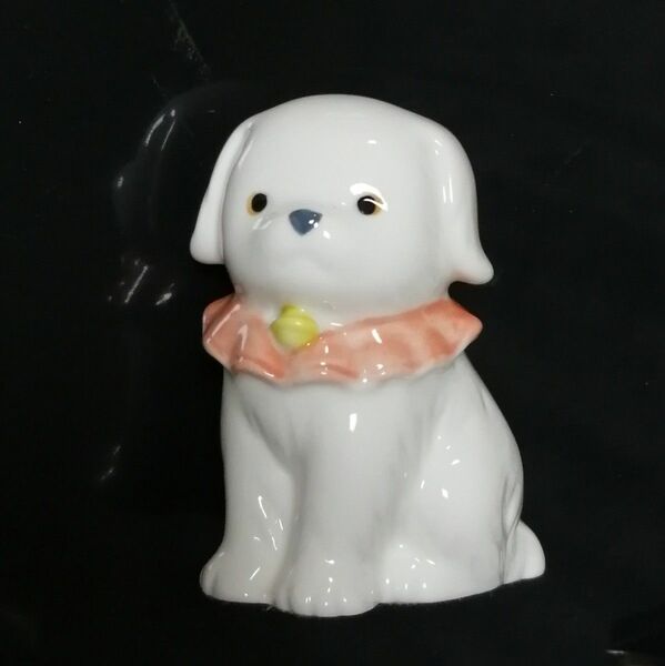 可愛い犬 ワンちゃんの置物 陶磁器 ホワイト 昭和レトロ ビンテージ 