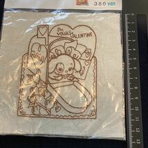 仔犬 刺繍 布製ワッペン 未使用 送料無料 ビンテージ 雑貨 バレンタイン カード バンドメイド 手芸 手作り ミシン刺繍_画像4