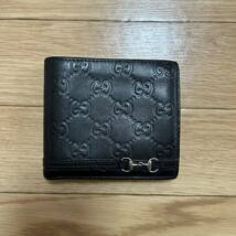 【美品】　GUCCI グッチ　二つ折り財布　折りたたみ財布　シマ　美品　本物　黒_画像1