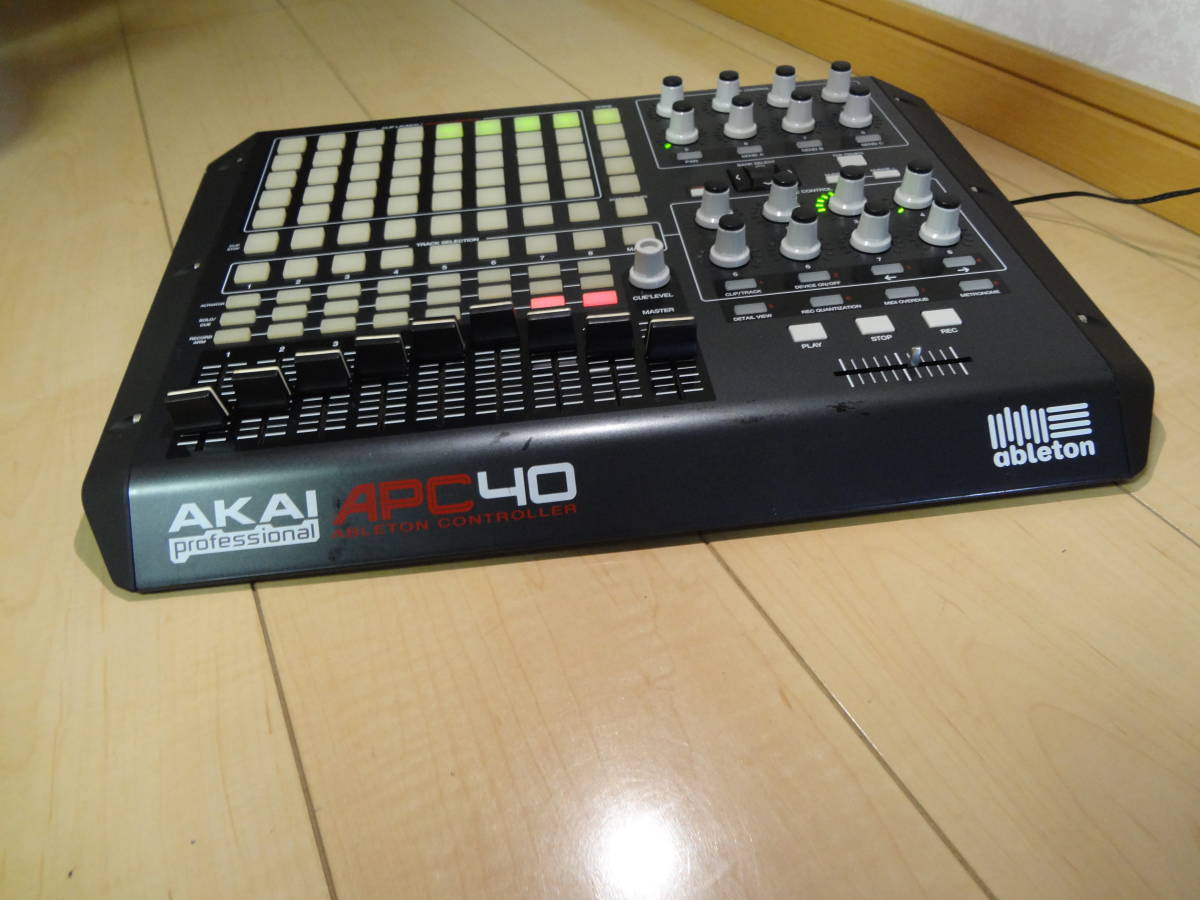 海外限定】 AKAI APC40 ableton コントローラ 中古 i9tmg.com.br
