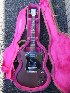 Gibson SG Special Faded Worn Cherry 2011 Seymour Duncan Jazz &amp; JB, оснащенный жестким корпусом Gibson Seimoa Dankan