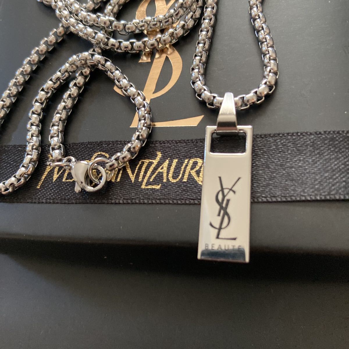 16240円 日本国内発送 SAINT LAURENT サンローラン ピジョンモチーフ