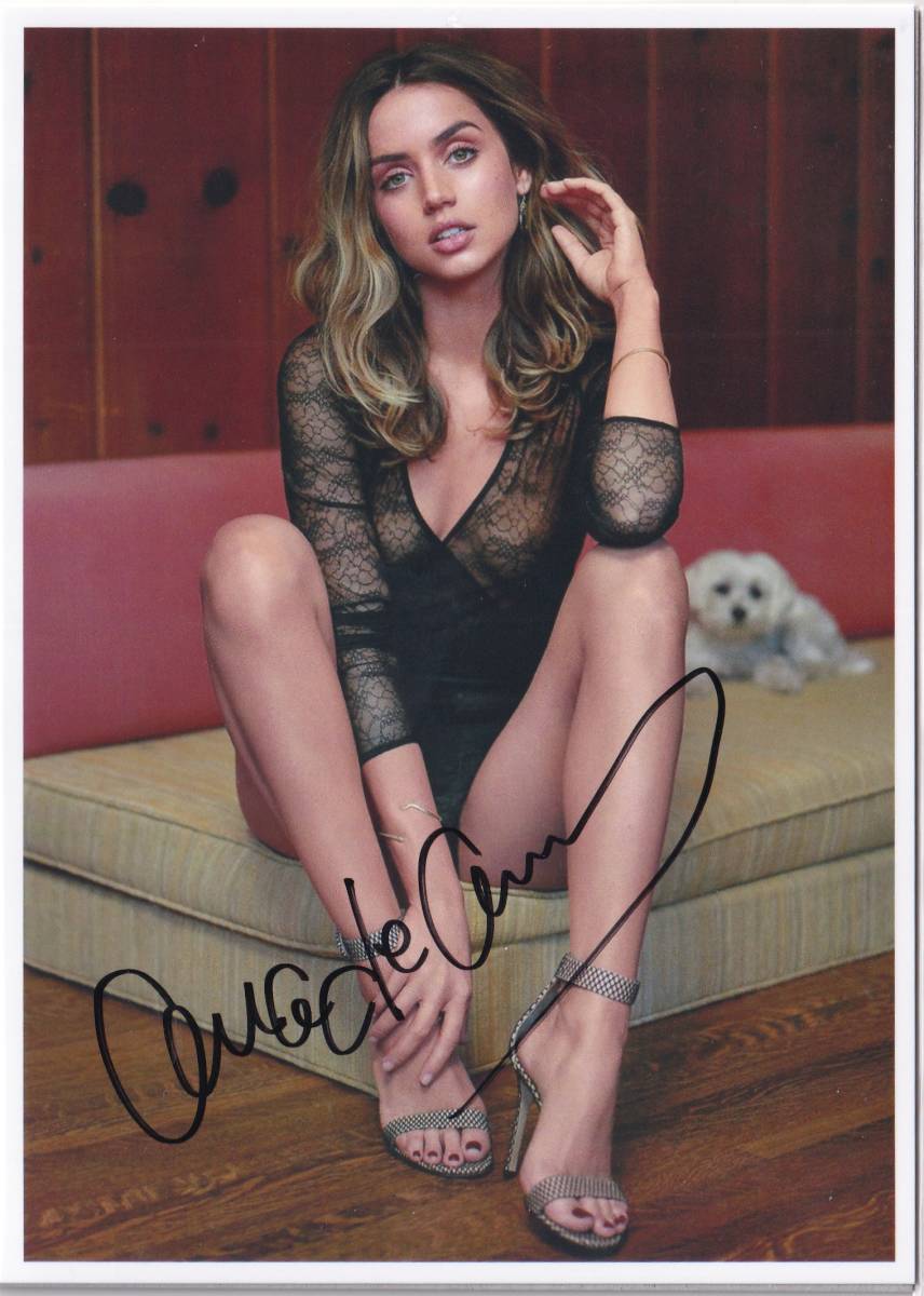 Ana de Armas アナ・デ・アルマス 直筆サイン入り写真 「007映画