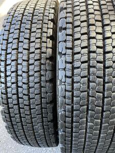 225/80R17.5 123/122L LT BRIDGESTONE W900 再生スタッドレス　タイヤ　　イボ付き　傷あり　２本セット