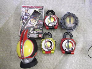 Неиспользованный новый Kamen Rider Faiz 555 Rock Seed Seed Gaia ride Watch Soft Vinyl Soveing ​​Box непрерывно