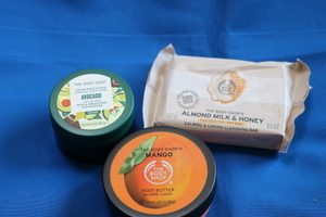 THE BODY SHOPbo disk Rav ( avocado ) body butter ( mango ) soap ( almond milk & honey ) set new goods unused 