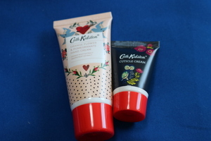  Cath Kidston hand cream ( orange flower & pomegranate ) nails cream (re-p fruit & Gin ja-) new goods unused 