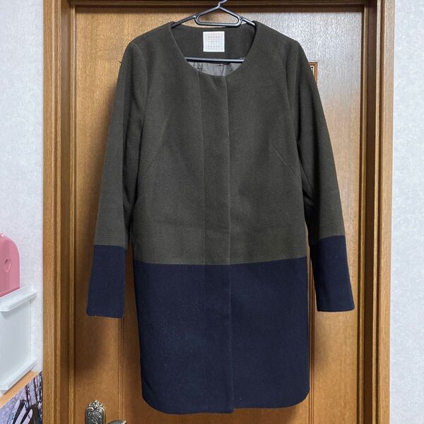 アーバンリサーチ SENSE OF PLACE ノーカラーコート バイカラー カーキ×ネイビー