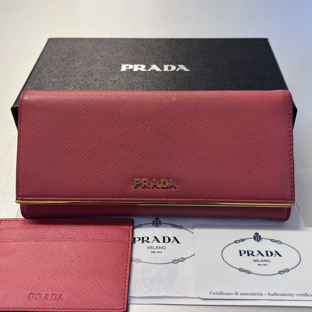 ヤフオク! -プラダ 財布 未使用の中古品・新品・未使用品一覧