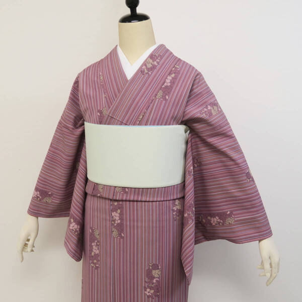 値下げ!セール 小紋 高級化繊 縞 花柄 子持ち縞 ピンク 薄あずき色 桜 椿 L 中古 リサイクル 手縫い 着物 状態良好品