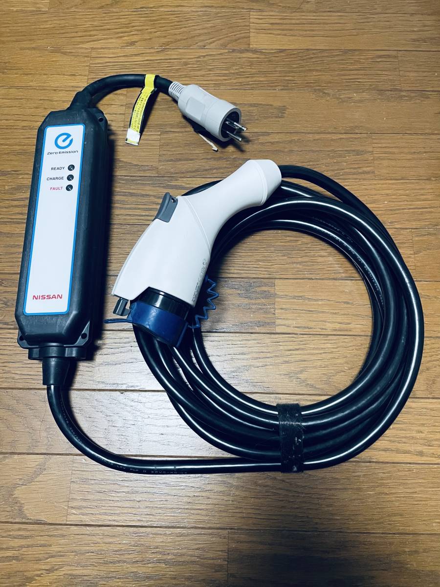 春早割 美品 最新型番 日産リーフ充電ケーブル 6WX0A 美品 822 公式