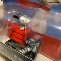 ホットウィール HotWheels スヌーピー SNOOPY ピーナッツ_画像2