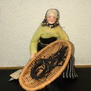 人形 洋風 HIGHLAND CHARACTER DOLL BY SHEENA MACLEOD.D.A EASTER ROSS FISHWIFE W約130㎜ D約115㎜ H約155㎜ 【3157】【TN】