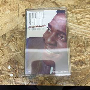 シ HIPHOP,R&B BROOK BENTON - IT'S JUST A MATTER OF TIME HIS GREATEST HITS シングル TAPE 中古品