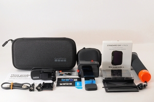 ボディ新品 GoPro HERO 9 Black Special Bundle Kit STANDARD DAY 4 PACK付き 32G SDカード 保護シート @1908