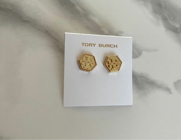 TORY BURCH スタッズピアス　六角形ロゴ　ゴールド色
