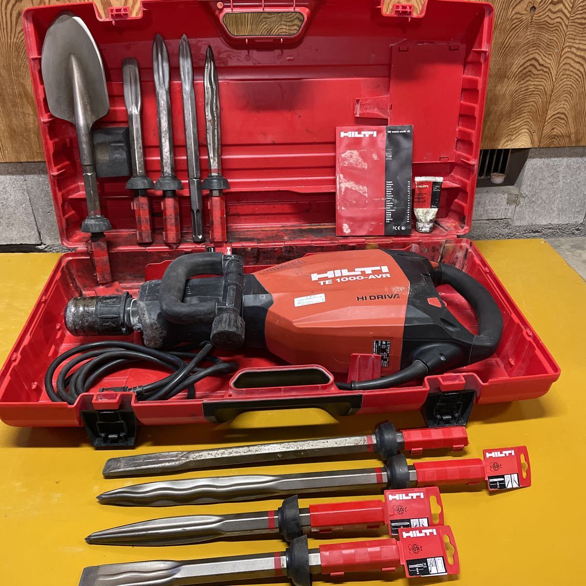 入荷中 電動ハツリ ヒルティ 交渉可 HILTI TE905-AVR 電動ハンマー