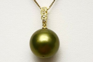  Tahiti Black Butterfly pearl pearl pendant top 14mmUP pistachio color K18 made /D0.03ct