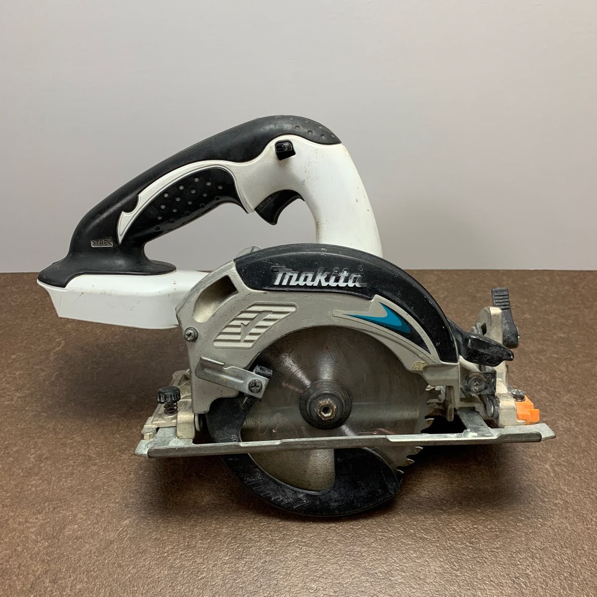 マキタ makita 165mm充電式マルノコ HS631D 本体のみ ...