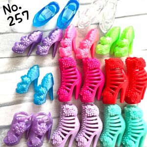 バービー人形サイズ　靴11足セット(257) フェミニン　花のハイヒール　ショートブーツ　ガラスの靴