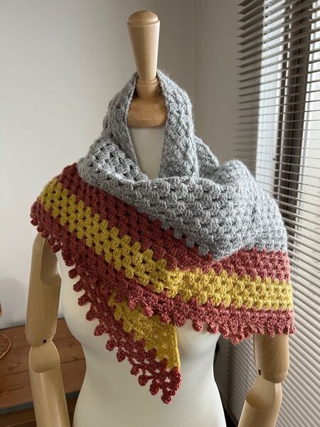 ハンドメイド 三角ストール