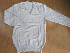 セーター・グレー・Ｍ・Ｖ首・シンプルなセーター・ラングラージャパン