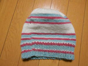 手編みの帽子 　白色・薄ピンク色・薄黄緑色　定形外１４０円　新品 