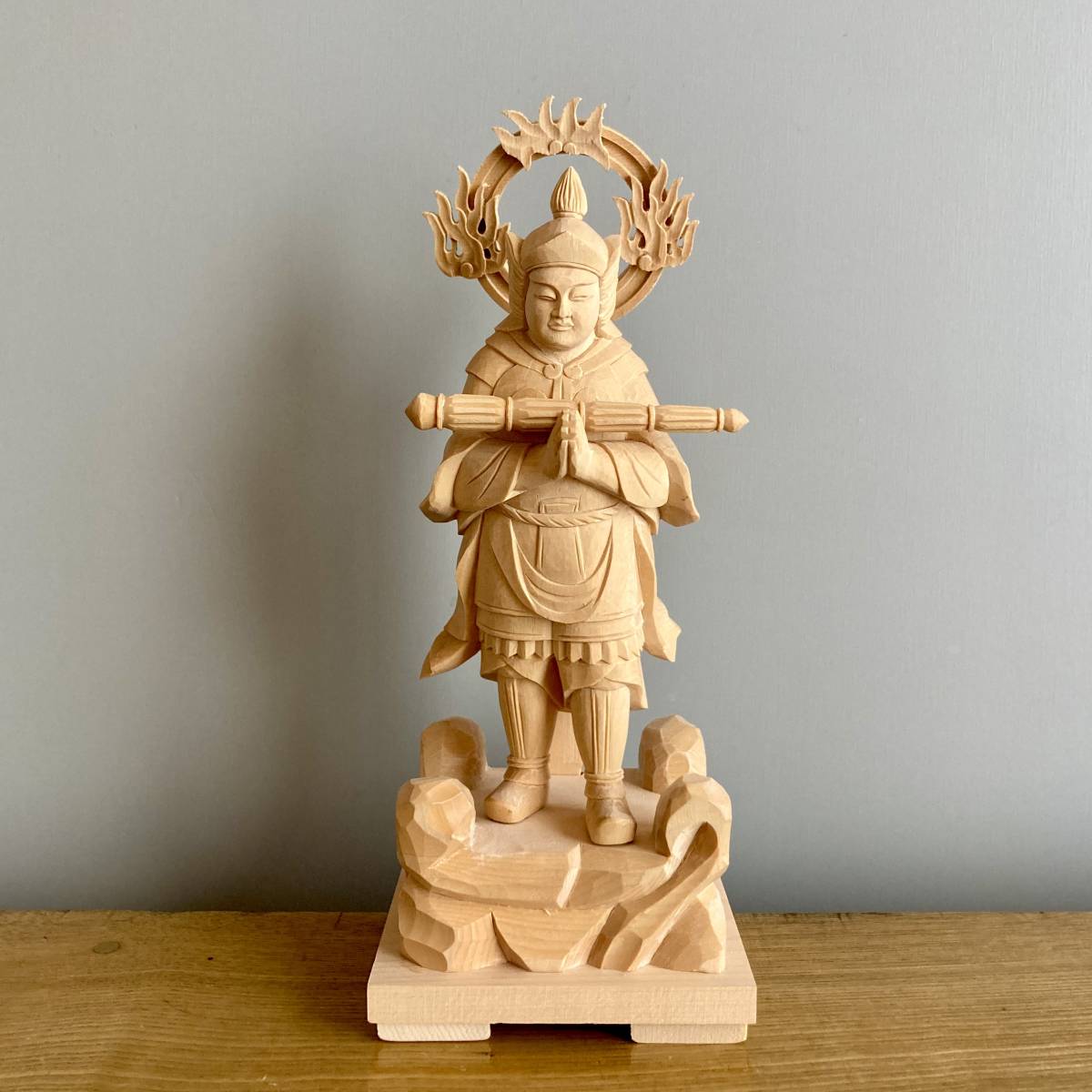 木彫 仏像 童子像 立像 桧木 桐箱入り 手彫り 仏教美術 ヒノキ 【a1-2